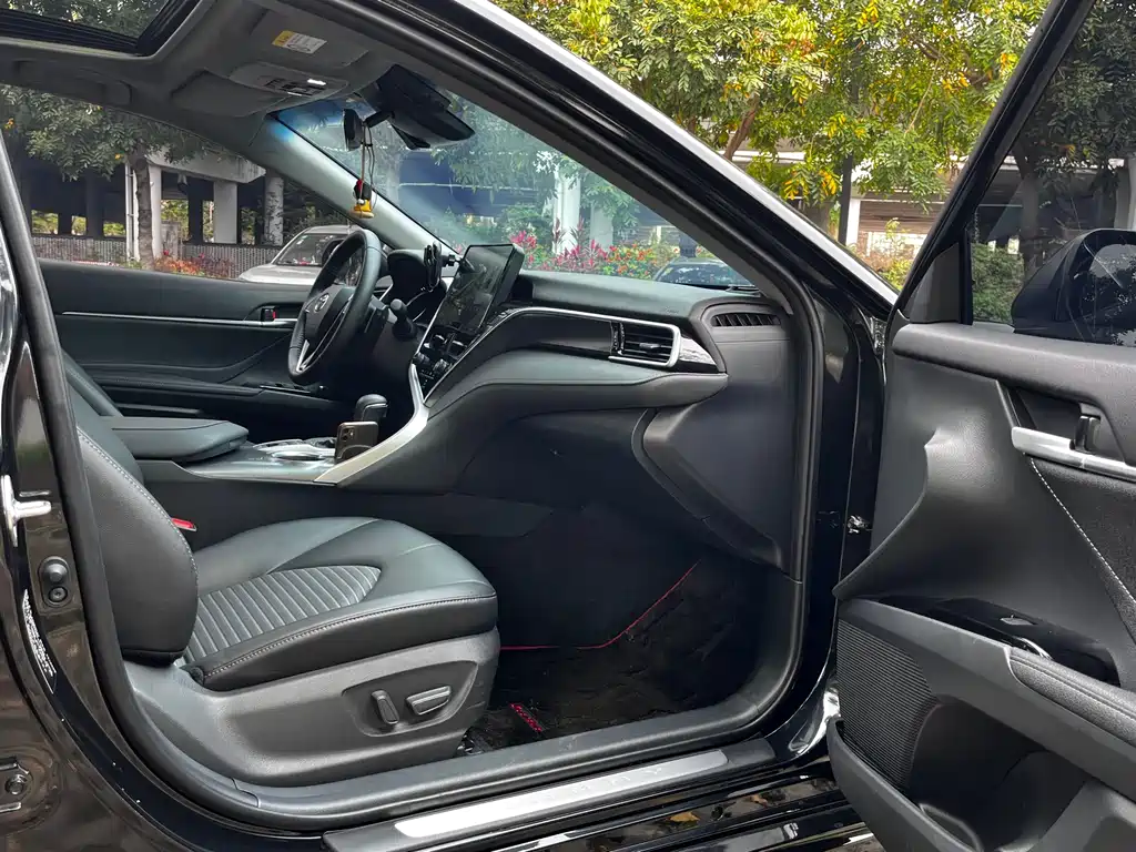 Camry 2023 2.0S Knight Edition купить на сайте DeffCars