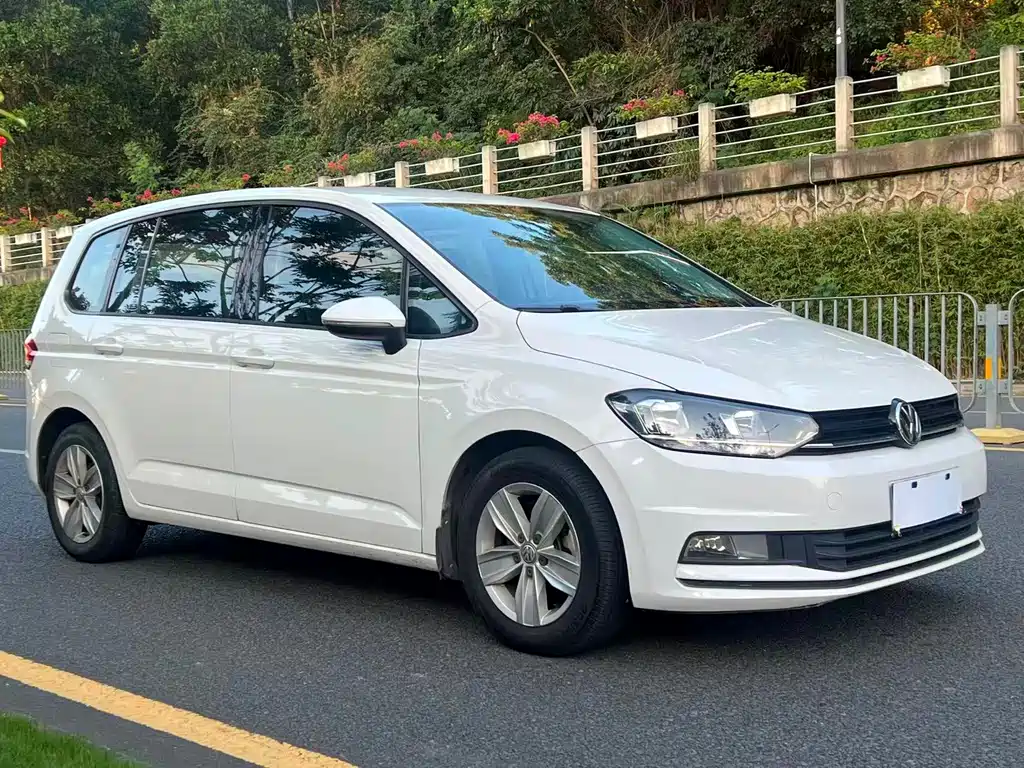 Touran 2018 Touran L 280TSI DSG Fashion Edition 7 seats National V купить на сайте DeffCars