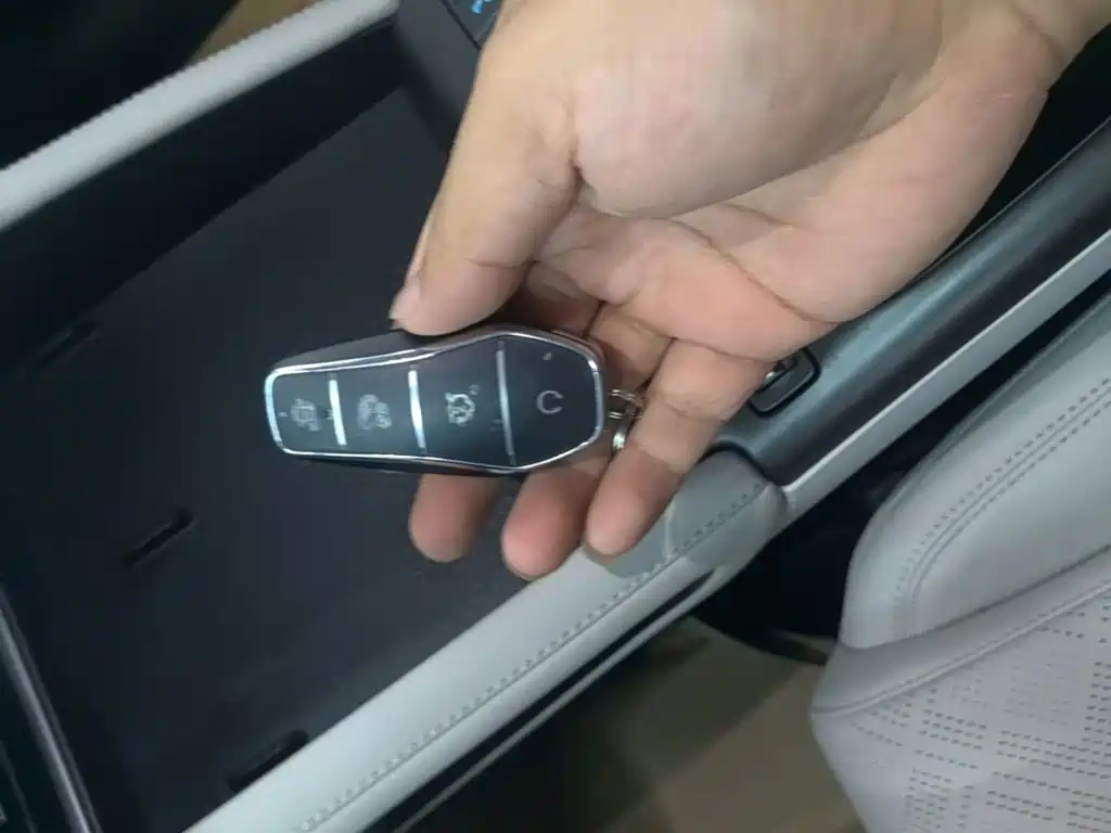 Yuan UP 2025 Smart Driving Edition 401KM Vitality Edition купить на сайте DeffCars