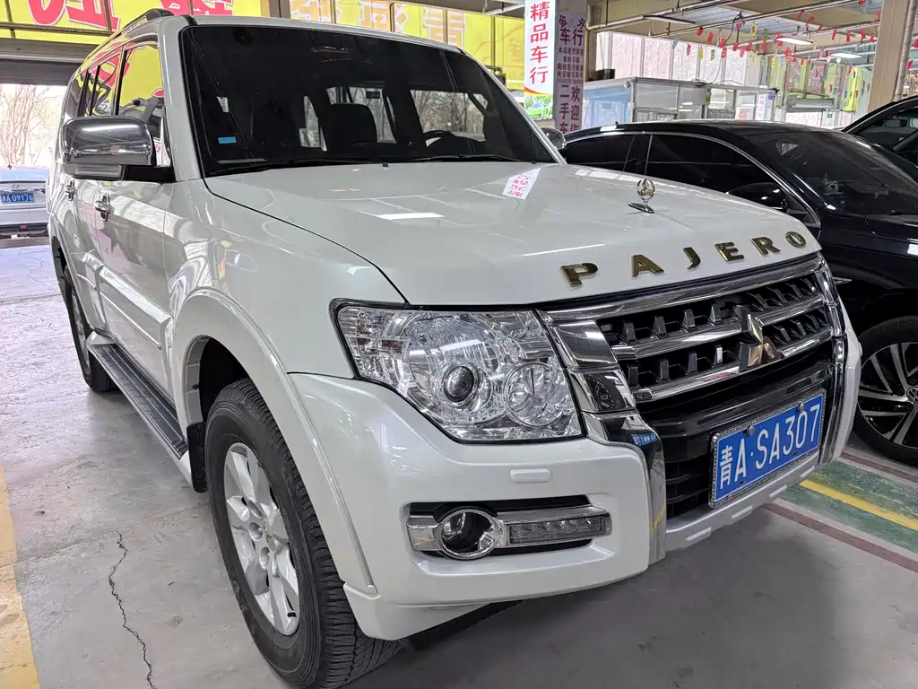 Pajero imported 2020 3.0L automatic standard version купить на сайте DeffCars