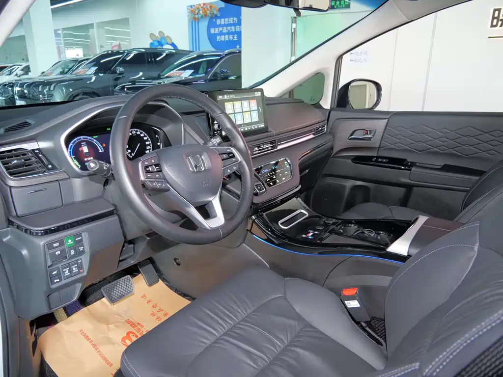 Alison 2024 2.0L e:HEV Deluxe Edition купить на сайте DeffCars