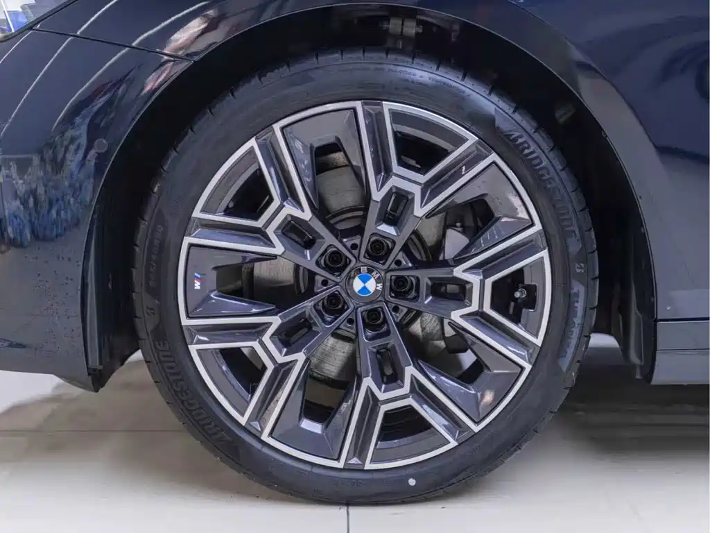 BMW 5 Series 2024 530Li Exclusive M Sports Package купить на сайте DeffCars