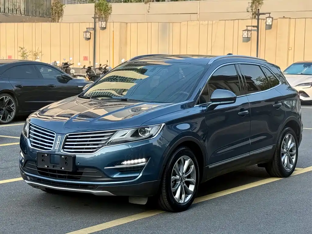 Lincoln MKC 2018 2.0T Two-wheel drive Premium Edition купить на сайте DeffCars