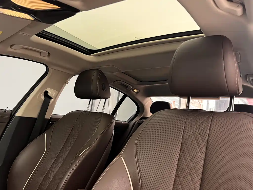 BMW 5 Series 2022 530Li Leading M Sports Package купить на сайте DeffCars