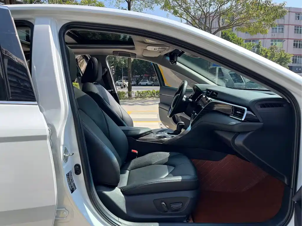 Camry 2019 2.5G Deluxe Edition National VI купить на сайте DeffCars