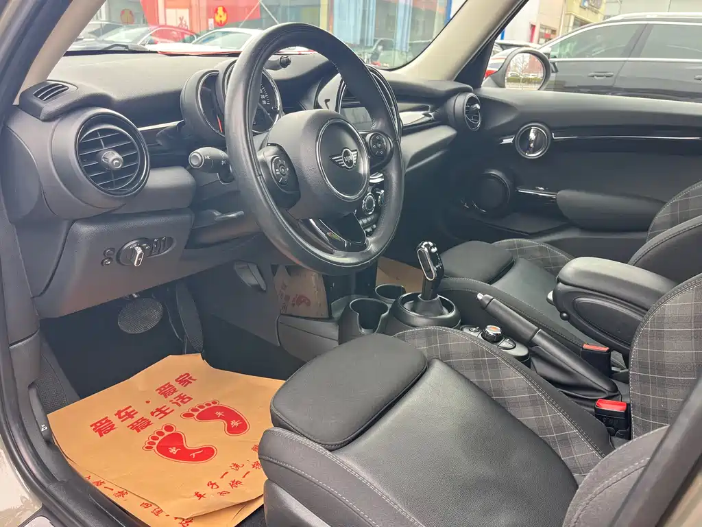 MINI 2018 1.5T COOPER Classic Five-Door Edition купить на сайте DeffCars
