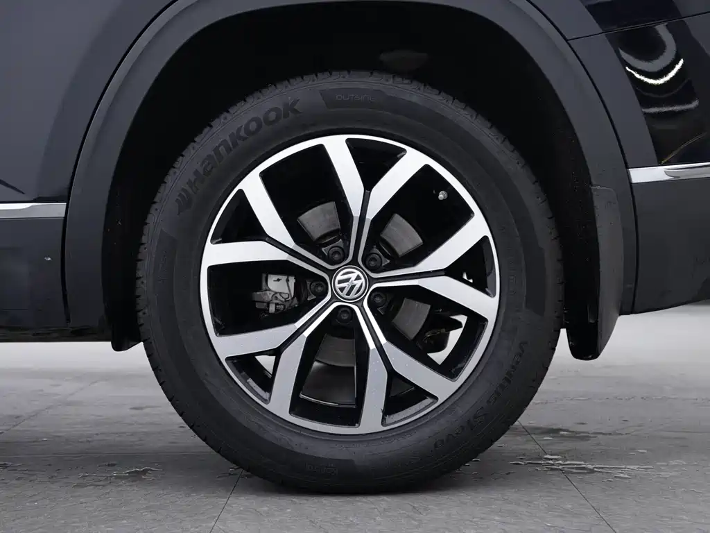 Touron 2019 330TSI 2WD Deluxe Edition National VI купить на сайте DeffCars