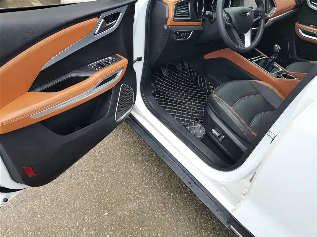 Zotye T300 2017 1.5L Manual Exclusive Type купить на сайте DeffCars