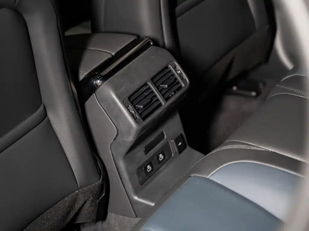 Range Rover Velar 2024 Dynamic SE купить на сайте DeffCars