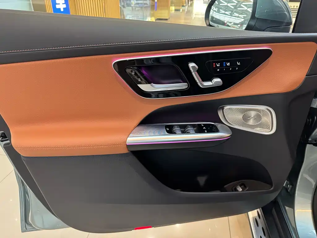 Mercedes-Benz GLC 2025 GLC 300 L 4MATIC luxury model 5 seats купить на сайте DeffCars