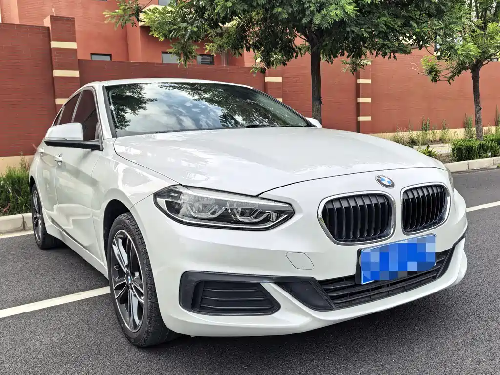 BMW 1 Series 2020 120i Fashion купить на сайте DeffCars