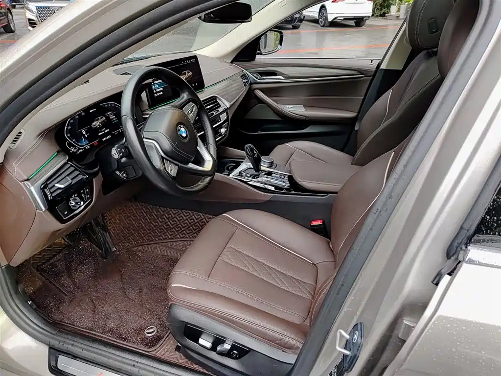 BMW 5 Series New Energy 2021 535Le Luxury Package купить на сайте DeffCars