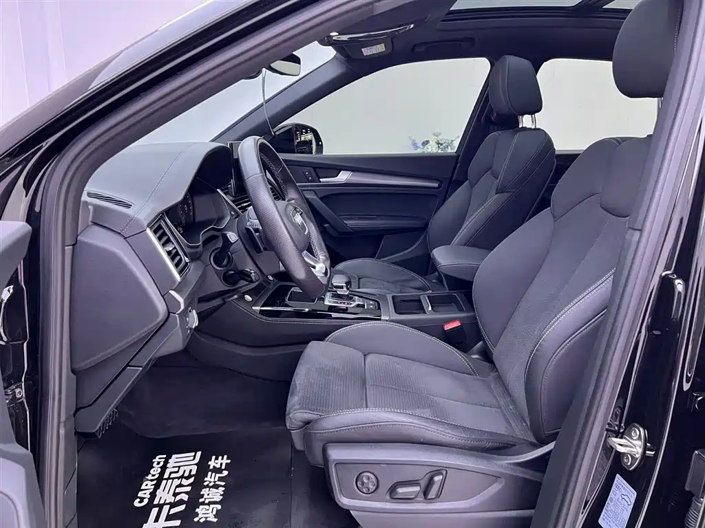 Audi Q5L Sportback 2022 40 TFSI luxury model купить на сайте DeffCars