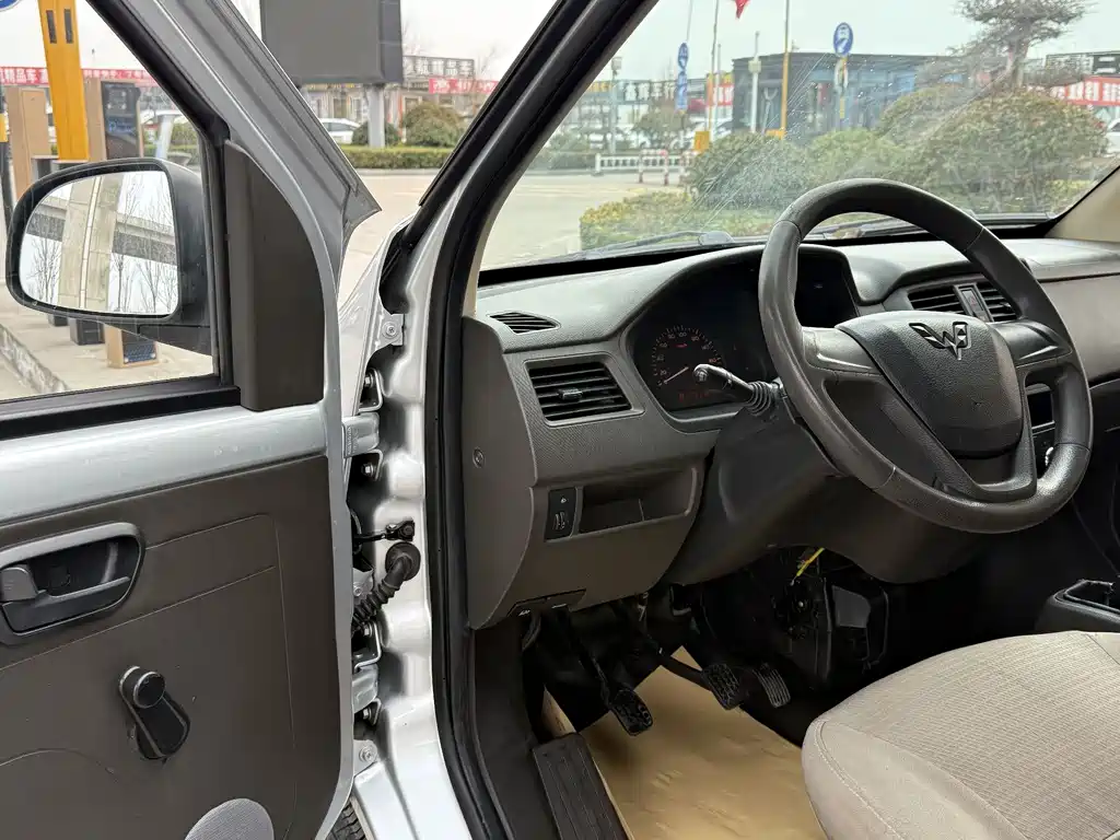 Wuling Rongguang S 2021 1.2L standard window-sealed car, air-conditioned version, 5-seat LSI купить на сайте DeffCars