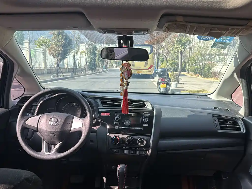 Fit 2016 1.5L LXS CVT Comfort Sunroof Edition купить на сайте DeffCars