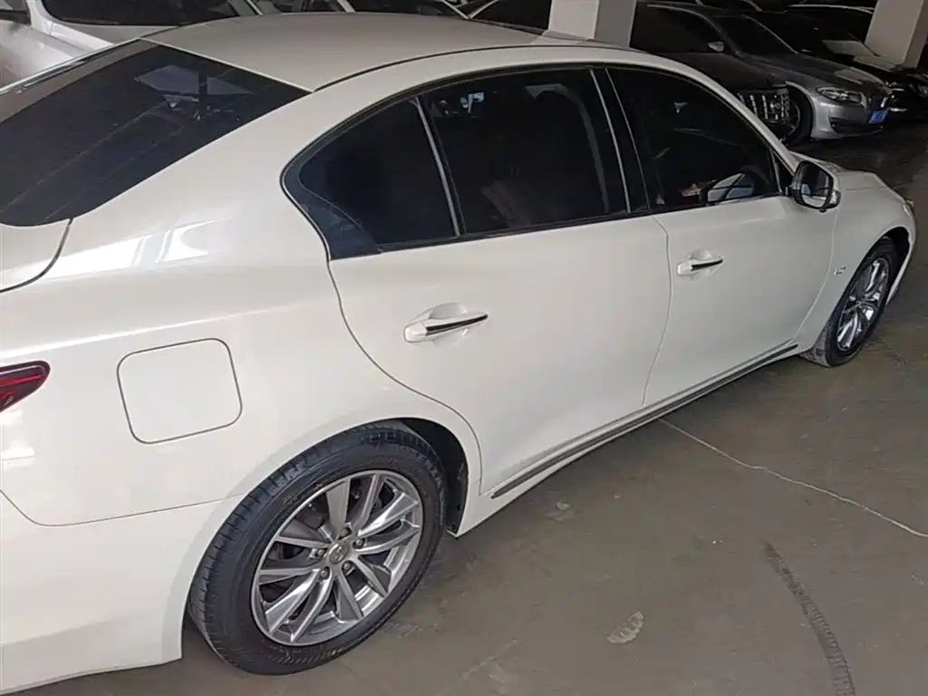 Infiniti Q50L 2022 2.0T Comfort Edition купить на сайте DeffCars