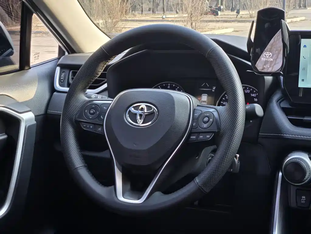 RAV4 Rongfang 2024 2.0L CVT two-wheel drive urban version купить на сайте DeffCars