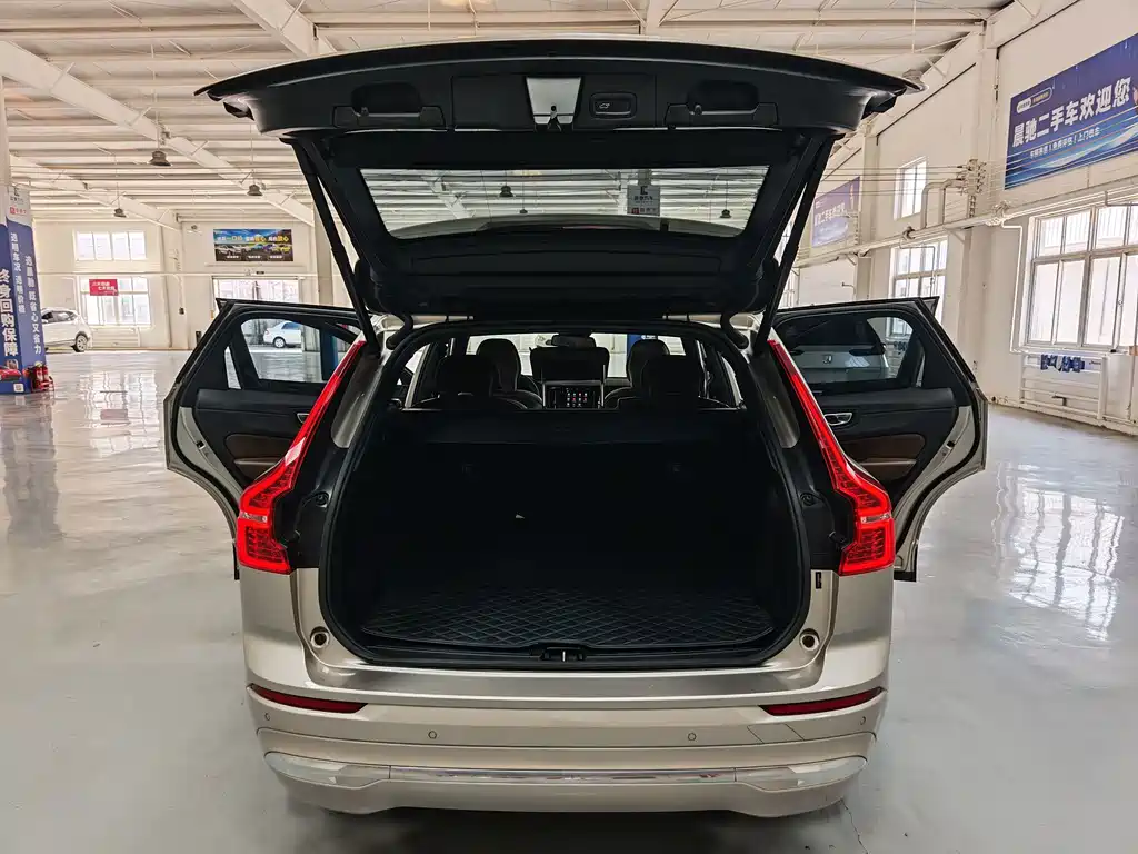 Volvo XC60 2024 B5 four-wheel drive Zhiyi Luxury Edition купить на сайте DeffCars