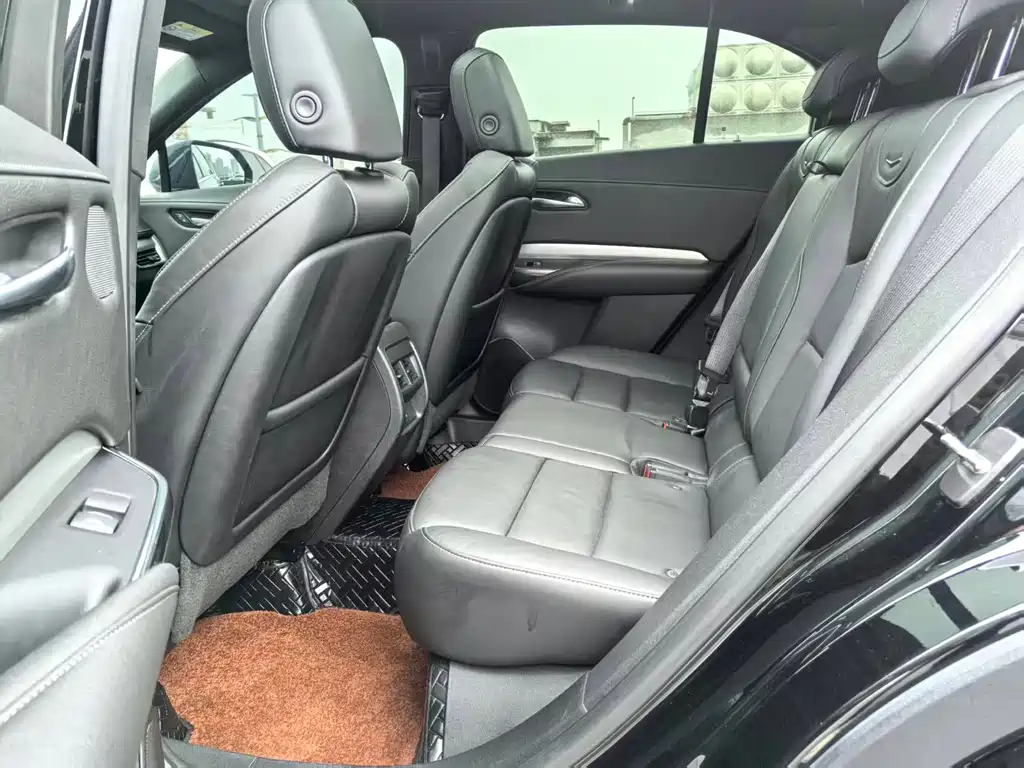 Cadillac XT4 2023 28T two-wheel drive premium model купить на сайте DeffCars