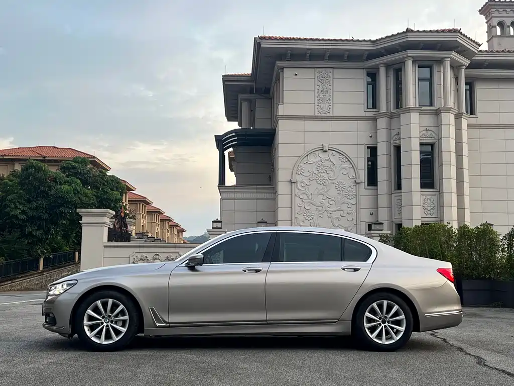 BMW 7 Series 2016 730Li Luxury купить на сайте DeffCars