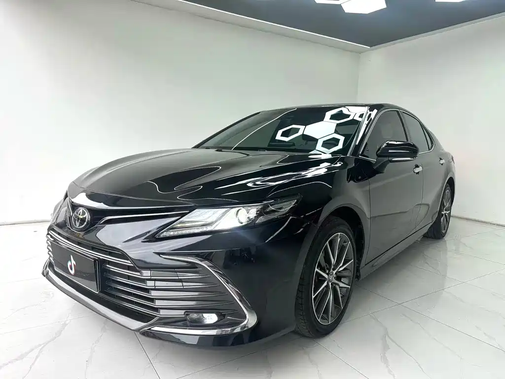 Camry 2023 2.5G Deluxe Edition купить на сайте DeffCars
