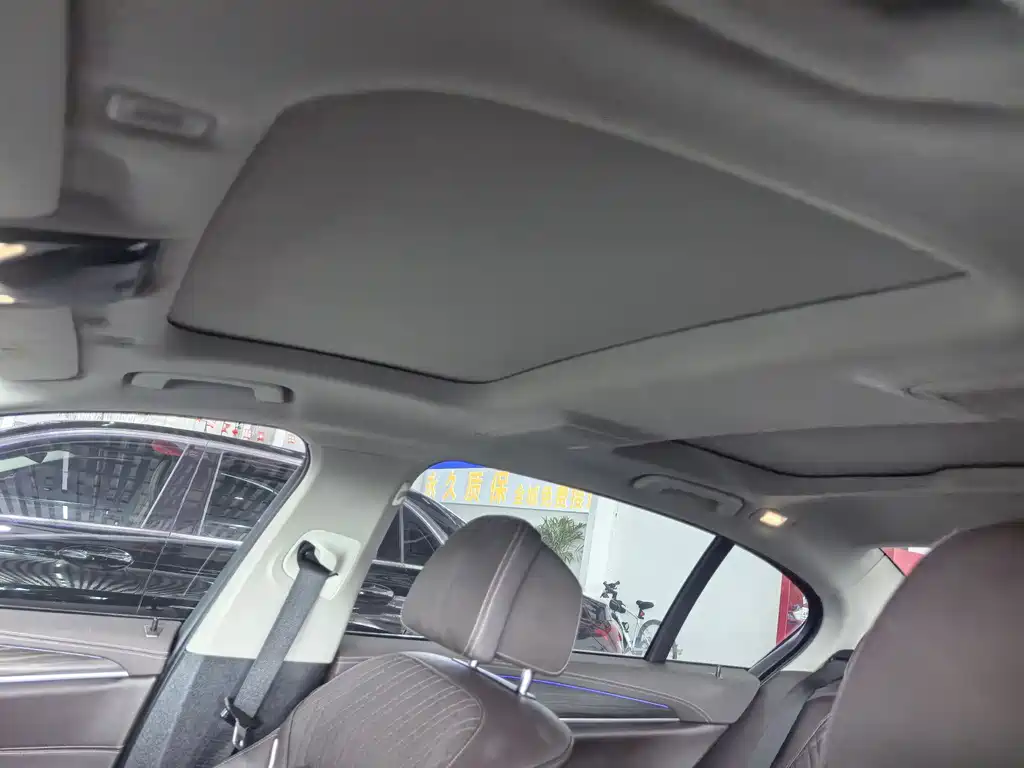 BMW 5 Series New Energy 2020 Mileage Upgraded Version 530Le Pioneer Version купить на сайте DeffCars