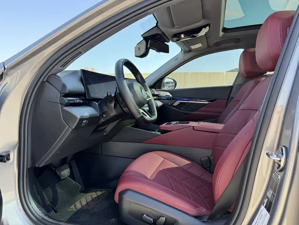 BMW 5 Series 2024 530Li Leading M Sports Package купить на сайте DeffCars