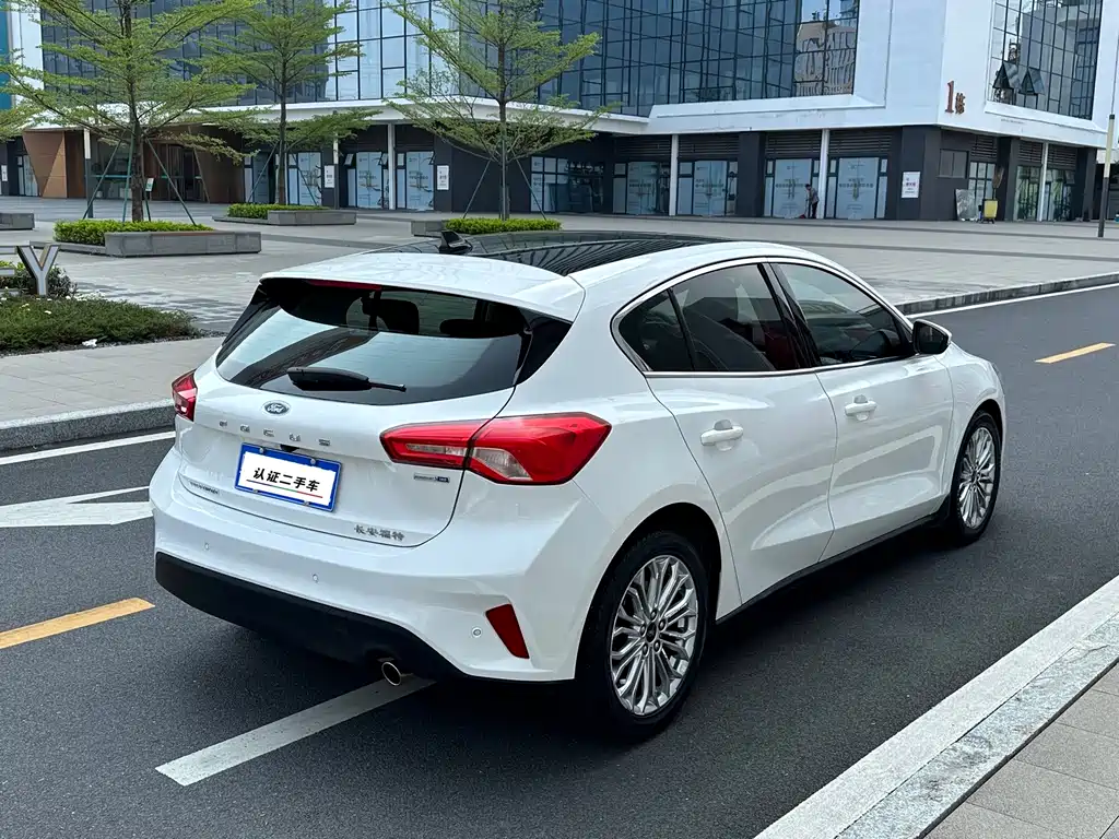 Focus 2019 hatchback EcoBoost 180 automatic model купить на сайте DeffCars