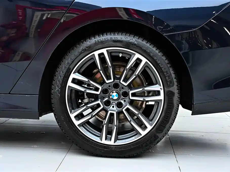 BMW 5 Series 2024 530Li Leading M Sports Package купить на сайте DeffCars