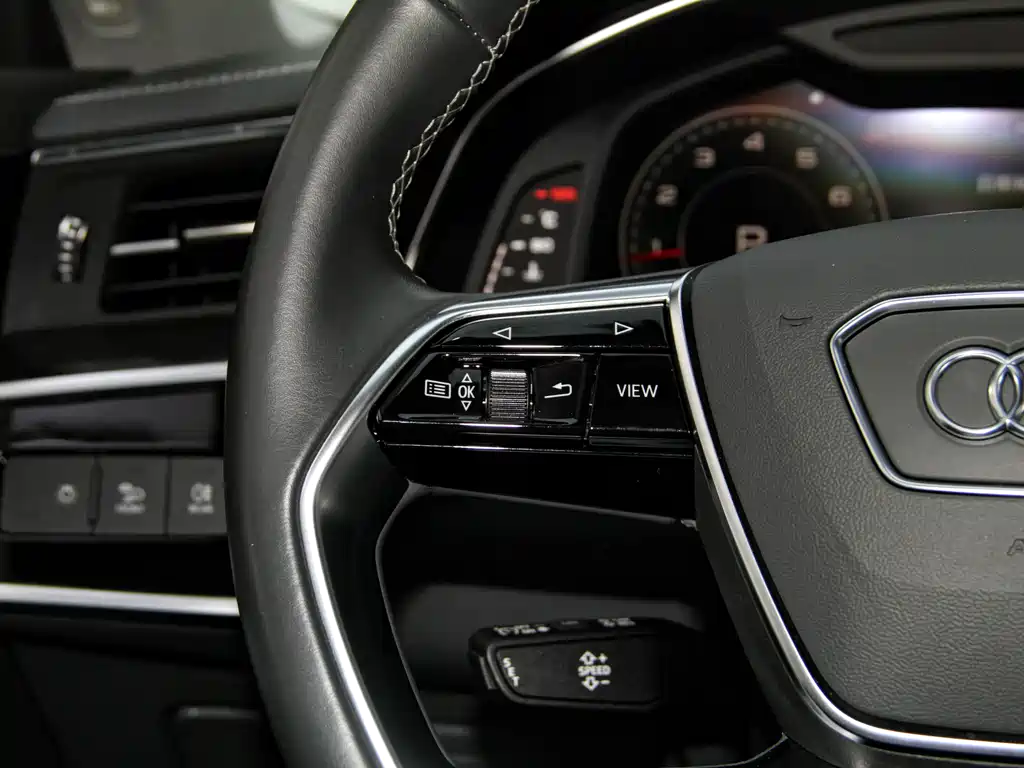 Audi A7L 2024 45TFSI S-line Dream Building Liquid Crystal Package купить на сайте DeffCars