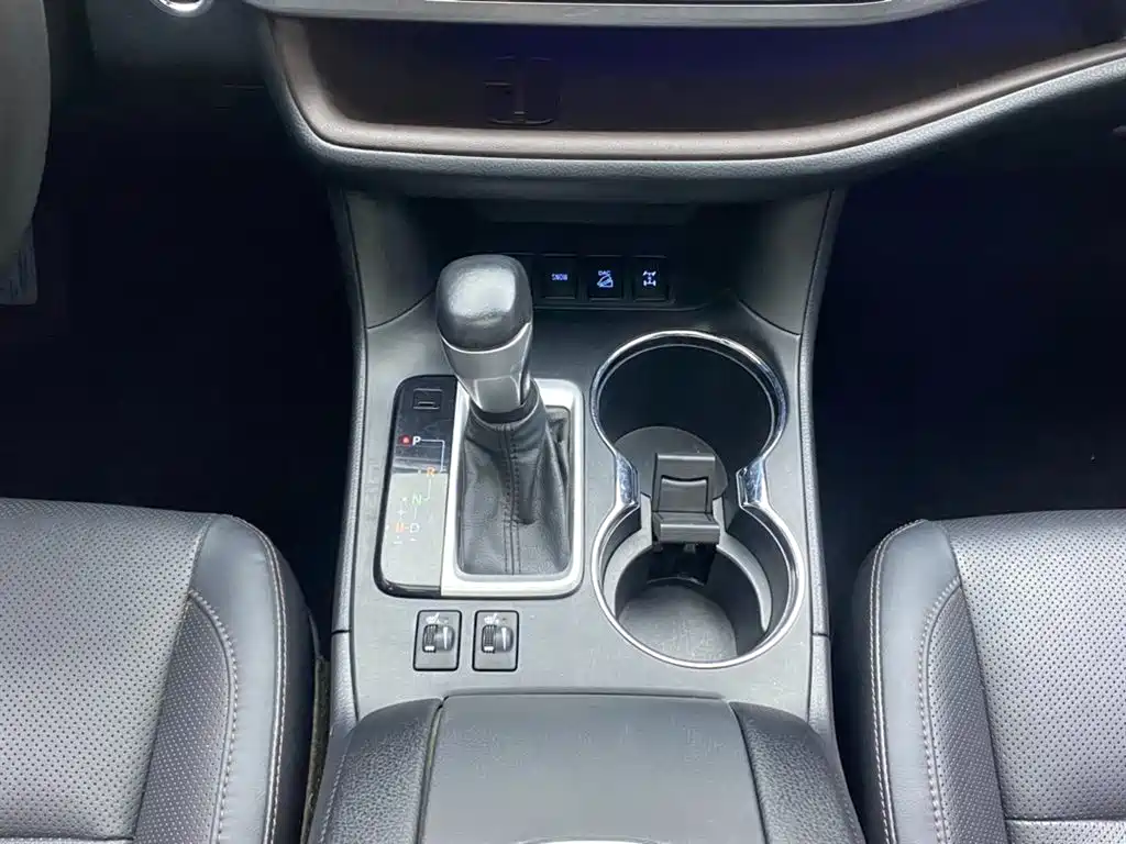 Highlander 2021 2.0T four-wheel drive luxury version 7 seats купить на сайте DeffCars