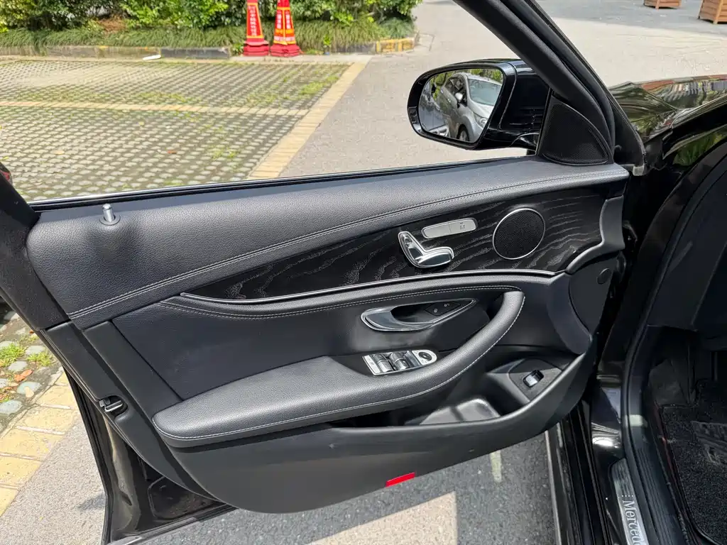 Mercedes-Benz E-Class 2018 E 200 L Sports купить на сайте DeffCars