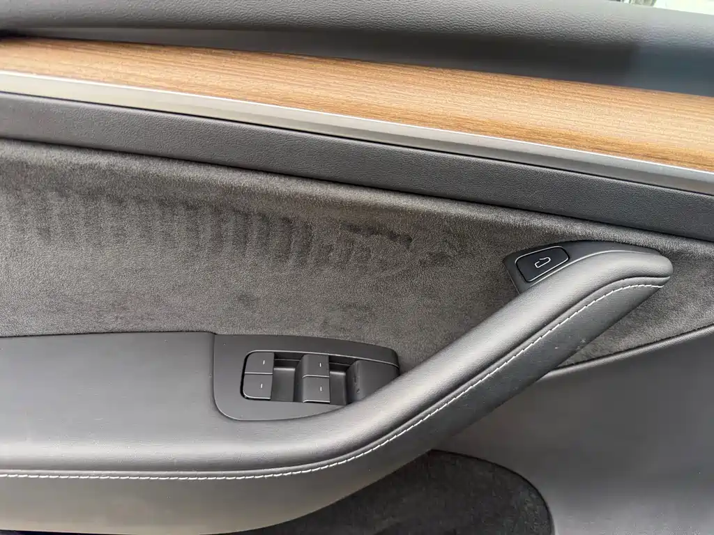 Model Y 2021 standard range rear-wheel drive version купить на сайте DeffCars