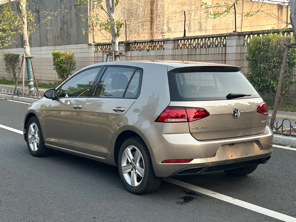 Golf 2018 1.6L automatic fashion model купить на сайте DeffCars