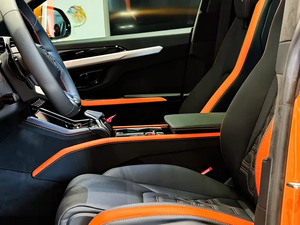 Urus SE 2026 4.0T Standard Edition купить на сайте DeffCars