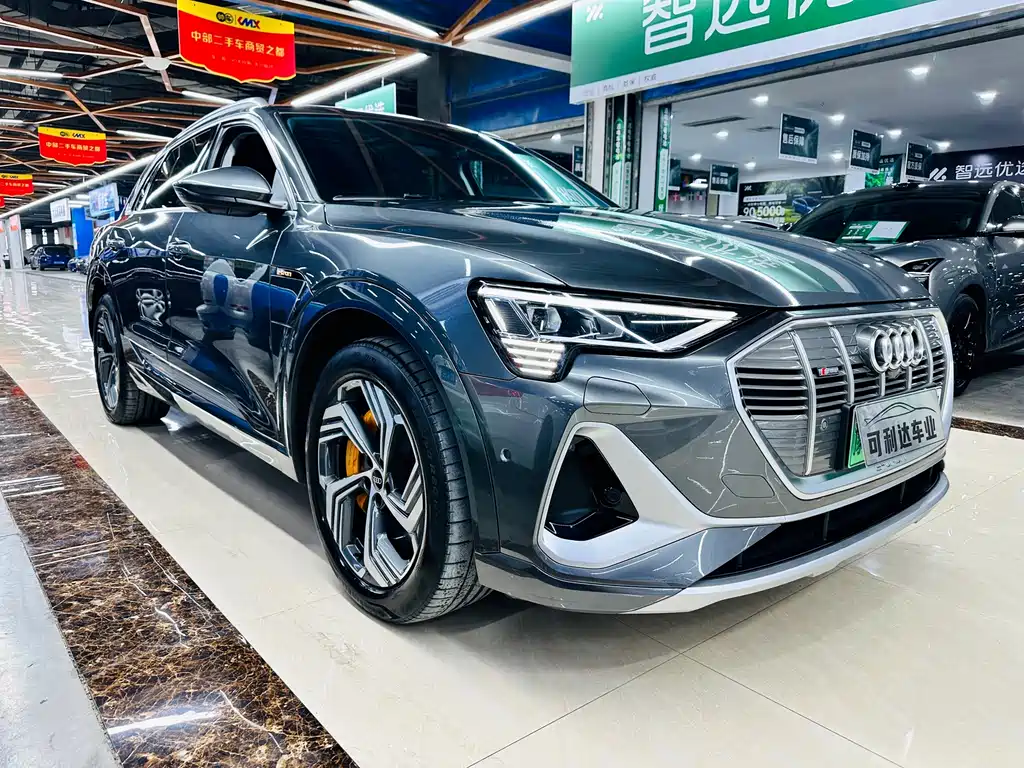 Audi e-tron 2021 50 quattro premium model купить на сайте DeffCars