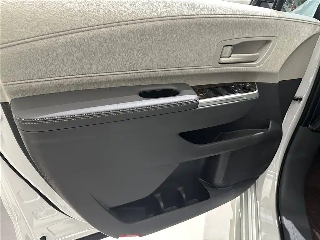 SIENNA 2024 2.5L Hybrid Comfort Edition купить на сайте DeffCars