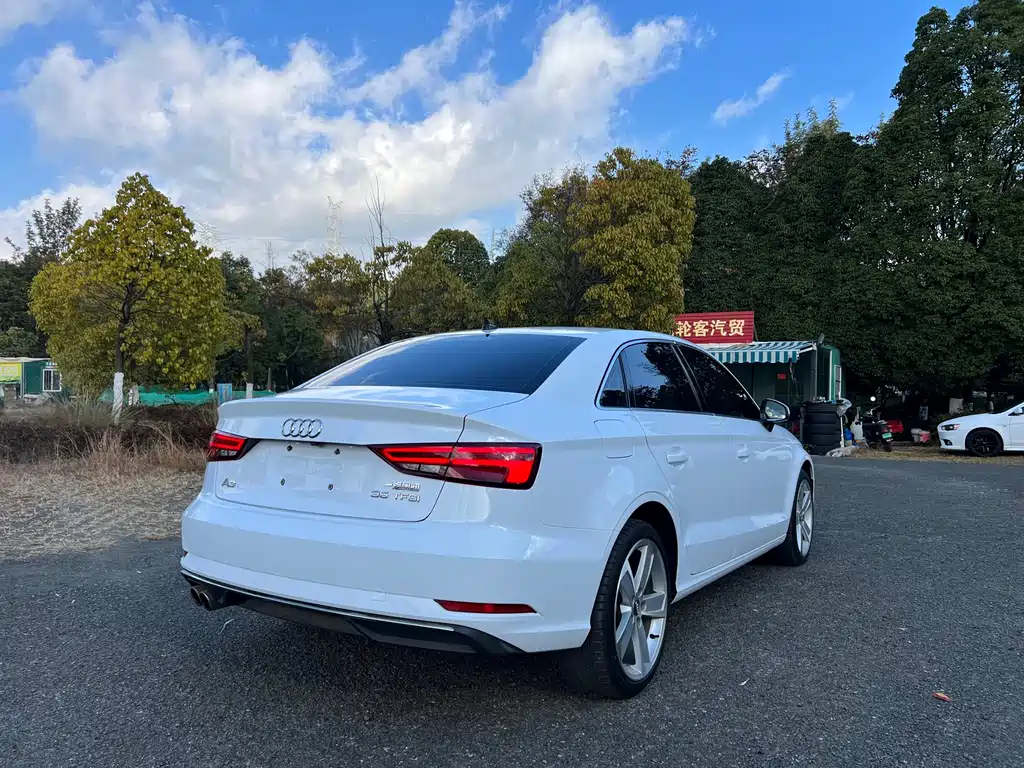 Audi A3 2019 Limousine 35 TFSI Fashion Type National V купить на сайте DeffCars