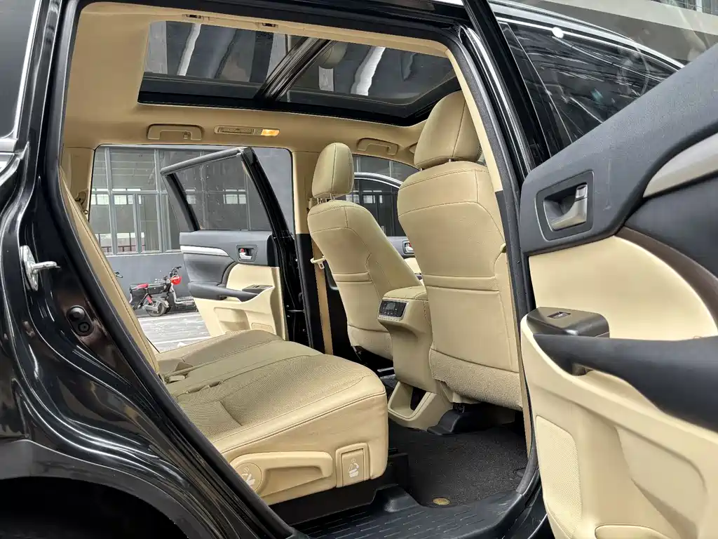 Highlander 2018 2.0T four-wheel drive luxury version, 7 seats, National VI купить на сайте DeffCars