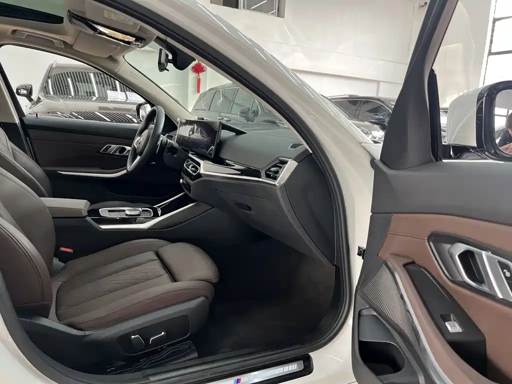 BMW 3 Series 2024 320Li M Sports Package купить на сайте DeffCars