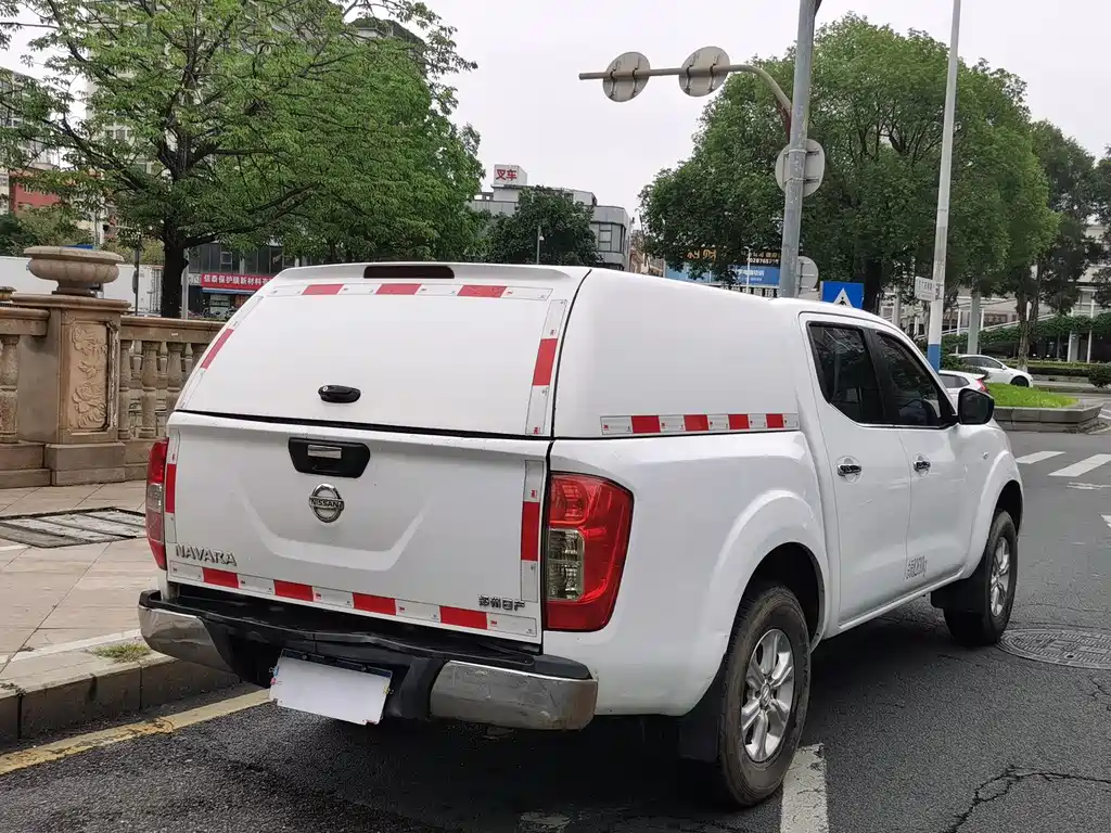 Navara 2021 2.5L manual two-wheel drive comfort model QR25 купить на сайте DeffCars
