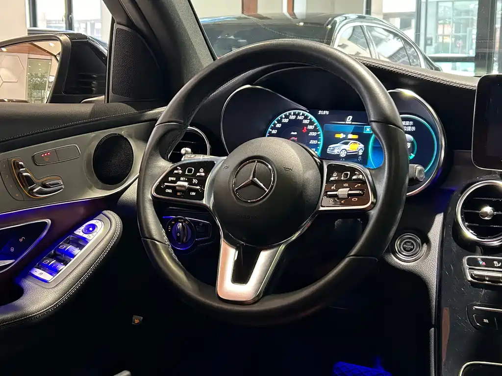 Mercedes-Benz GLC Coupe 2023 GLC 260 4MATIC Coupe SUV купить на сайте DeffCars