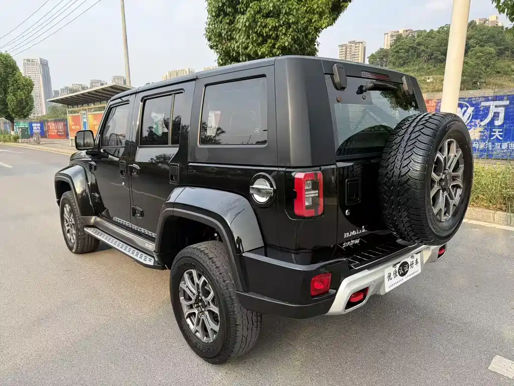 Beijing off-road BJ40 2023 2.0T automatic four-wheel drive city hunter version knight type купить на сайте DeffCars
