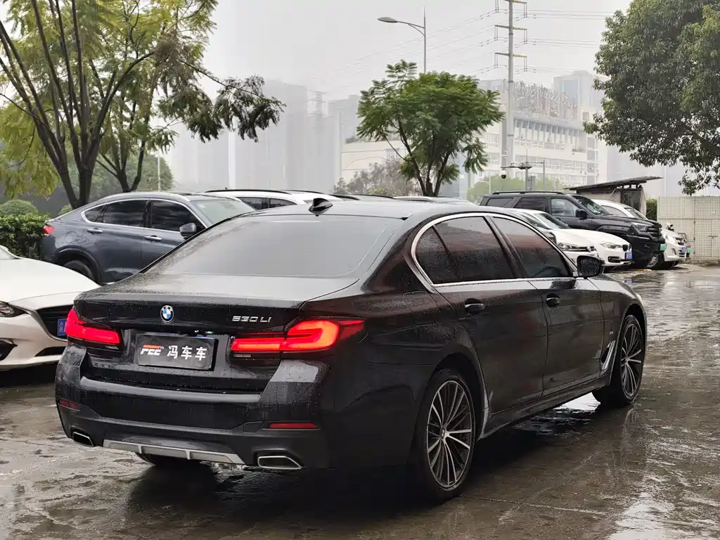 BMW 5 Series 2023 530Li Leading M Sports Package купить на сайте DeffCars