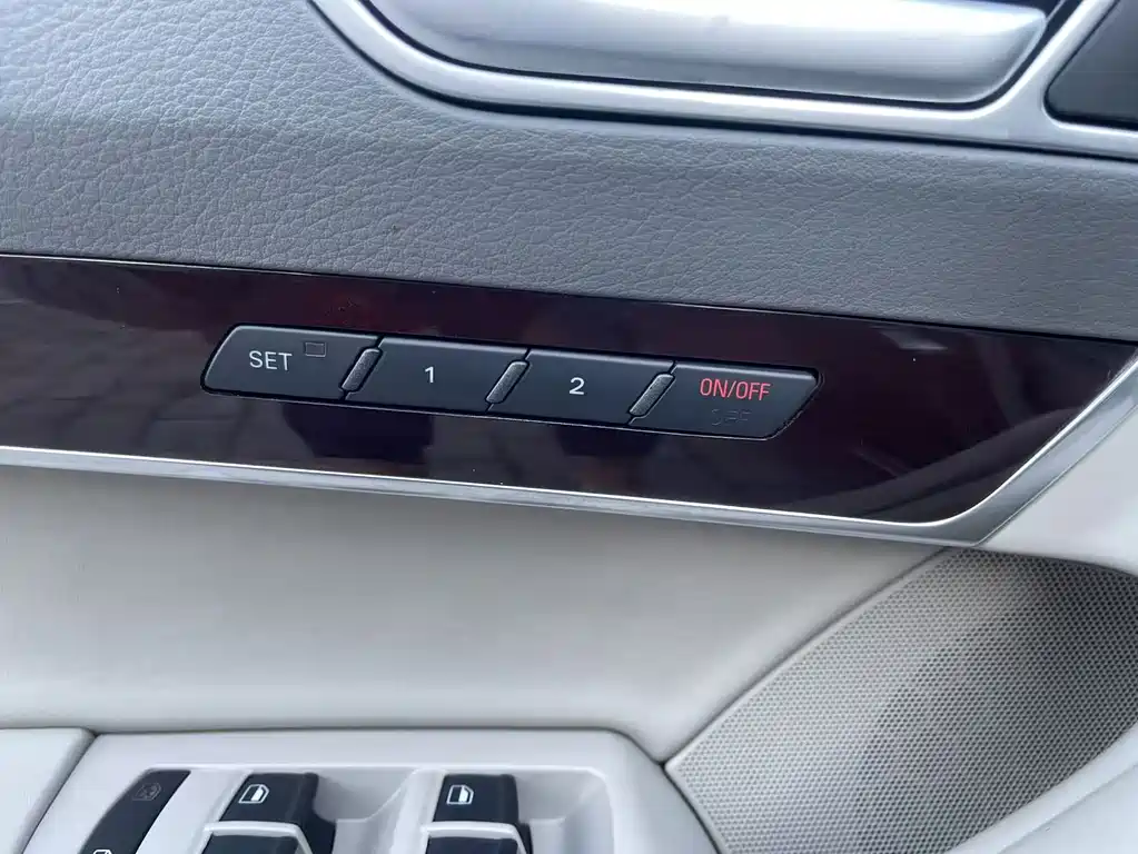 Audi A6L 2010 2.4L luxury model купить на сайте DeffCars