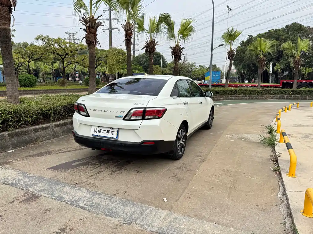 Venucia D60 2018 1.6L CVT Comfort Edition купить на сайте DeffCars