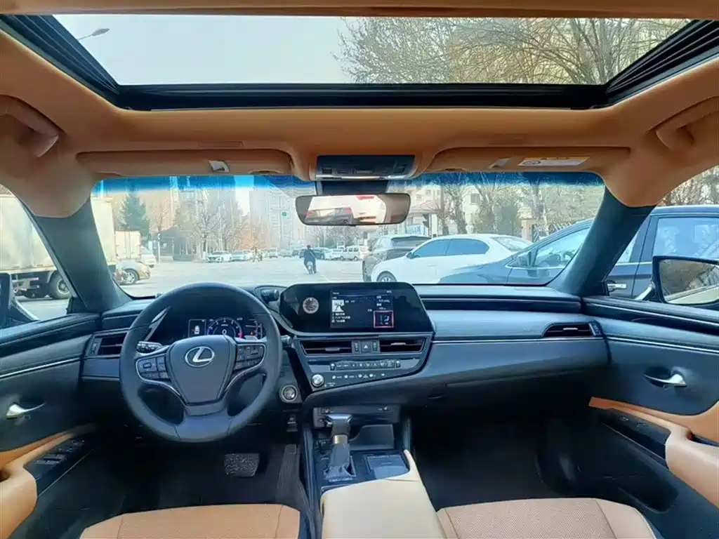 Lexus ES 2021 200 Excellence Edition купить на сайте DeffCars