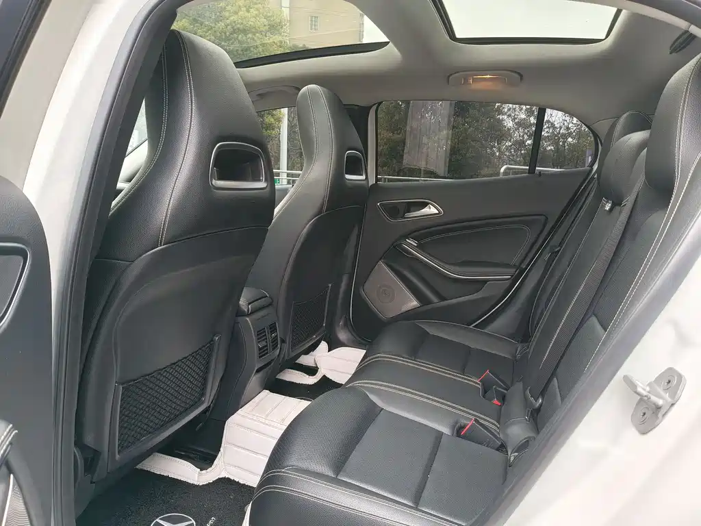 Mercedes-Benz GLA 2016 GLA 200 Fashion Model купить на сайте DeffCars