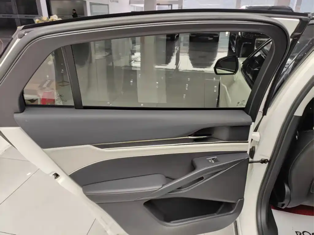 Mondeo 2022 facelift EcoBoost 245 luxury model купить на сайте DeffCars
