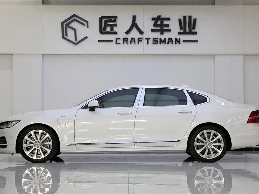 Volvo S90 Plug-in Hybrid 2019 T8 E-Drive Hybrid Honor Edition 3 Seats National VI купить на сайте DeffCars